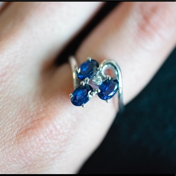 Jewelry - 14Kt white gold diamond and sapphire ring